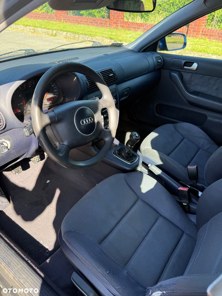 Audi A3 1.6 Ambiente - 11