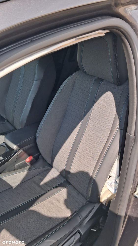 Peugeot 2008 PureTech 130 EAT8 Active Pack - 14