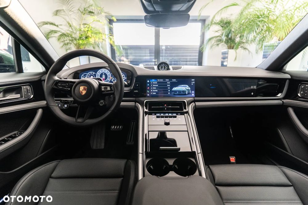 Porsche Panamera 4 - 11