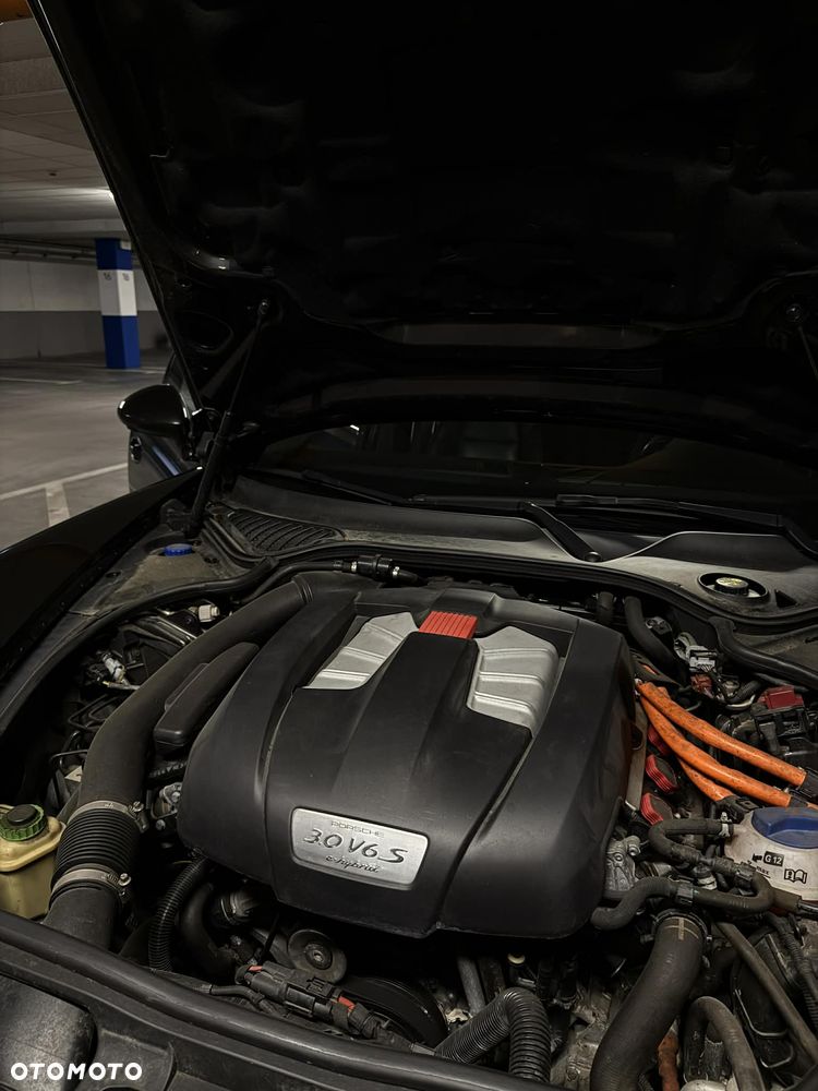 Porsche Panamera - 22