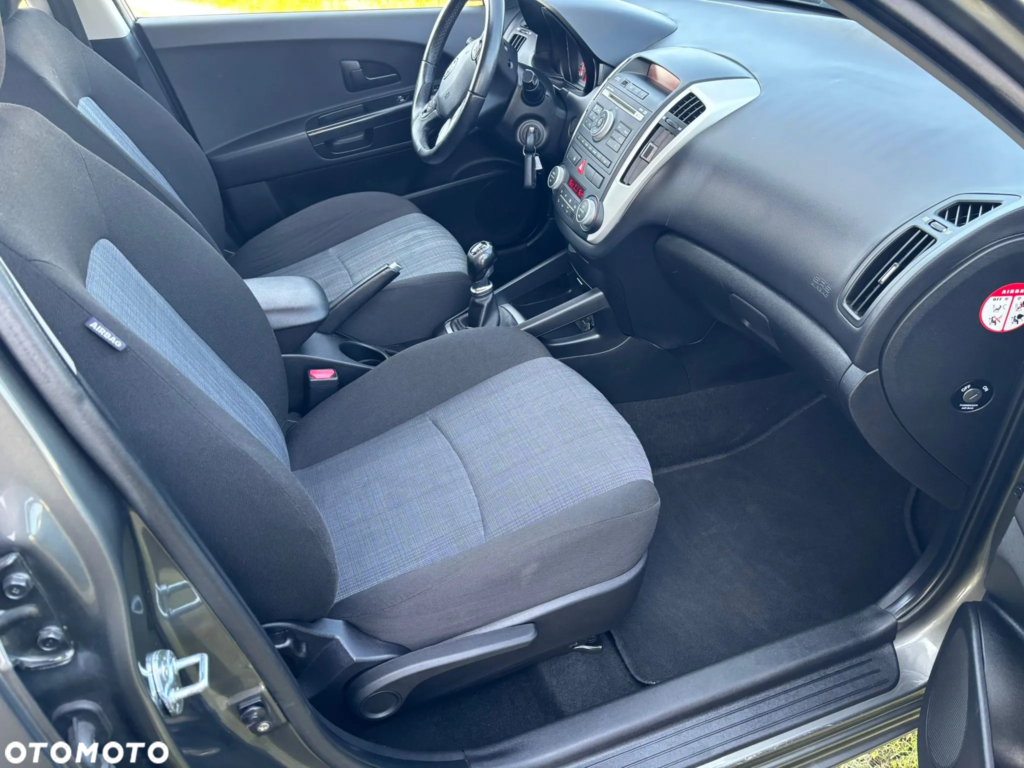 Kia Ceed 1.6 CRDi 90 Vision - 19
