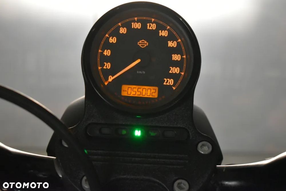 Harley-Davidson Sportster Iron 883 - 35