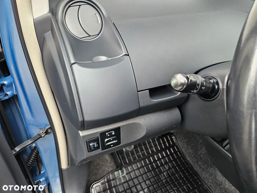 Toyota Yaris 1.3 VVT-i Luna - 30