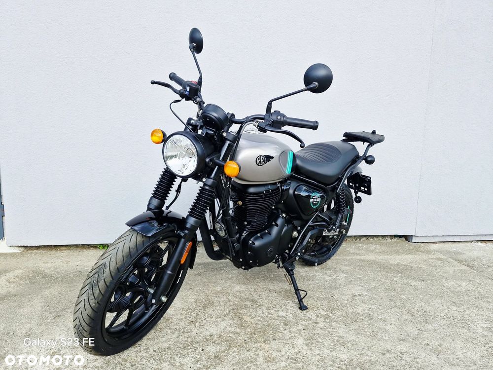 Royal Enfield HNTR - 9