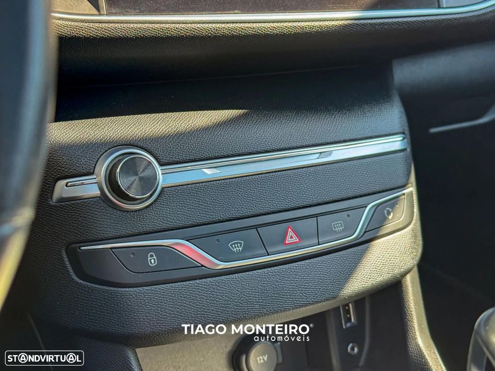 Peugeot 308 BlueHDi FAP 120 Stop&Start Winter Edition - 41