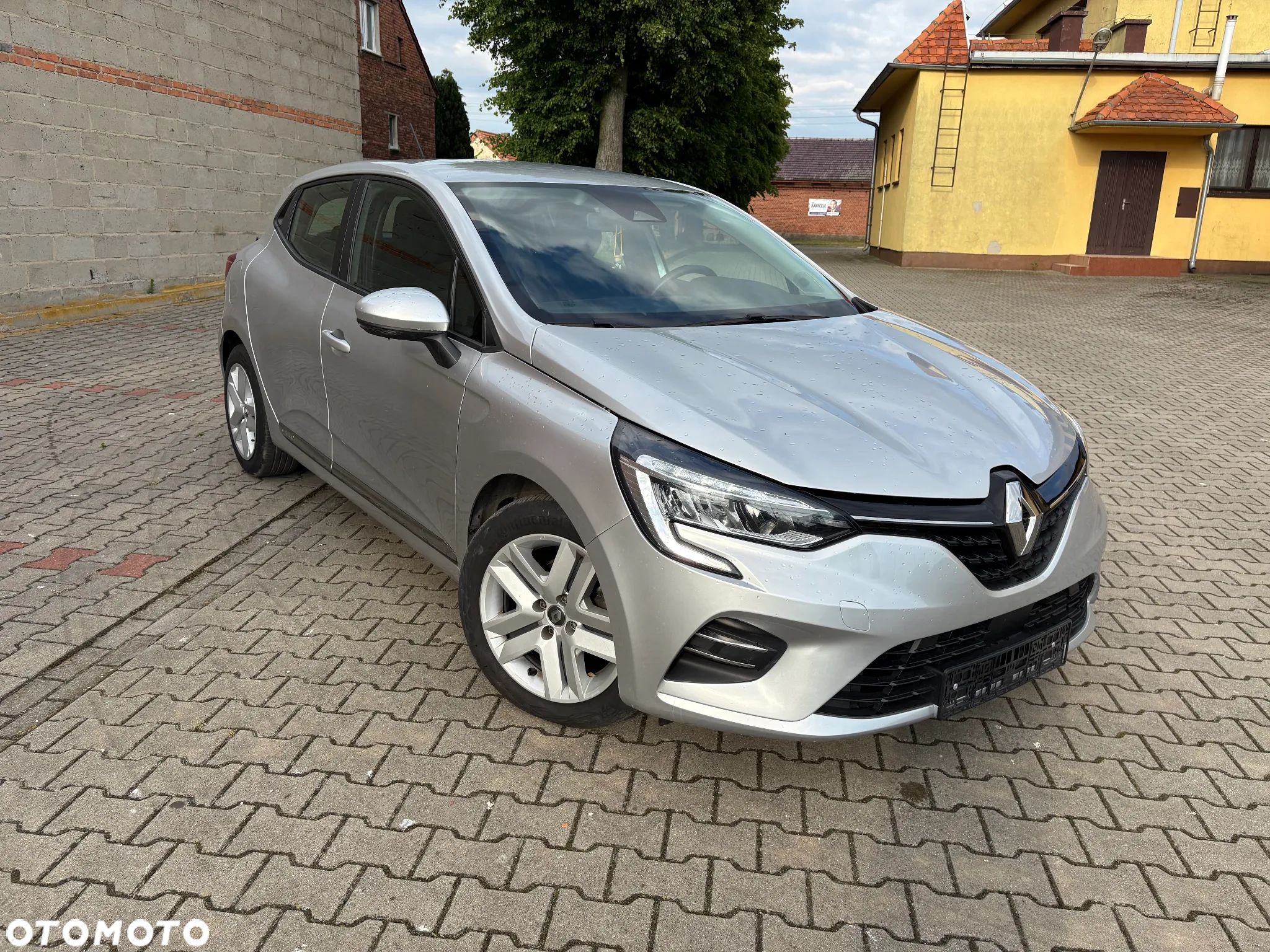 Renault Clio - 1