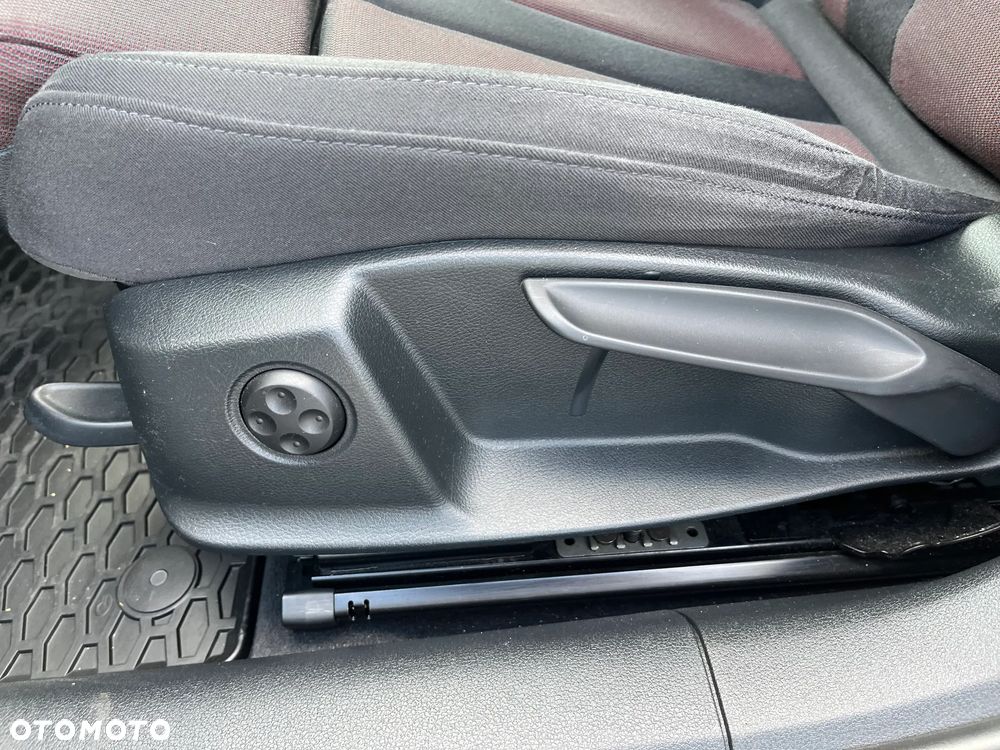 Audi A4 Avant 35 TDI Sport S tronic - 18