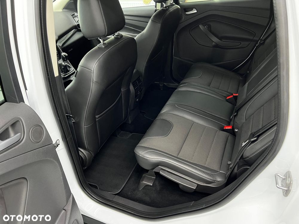 Ford Kuga - 31