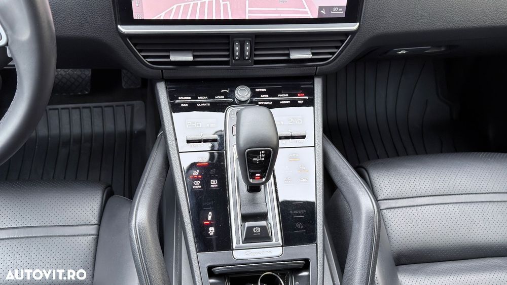 Porsche Cayenne - 33