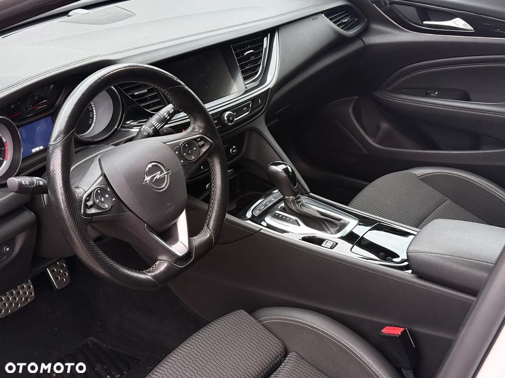 Opel Insignia - 11