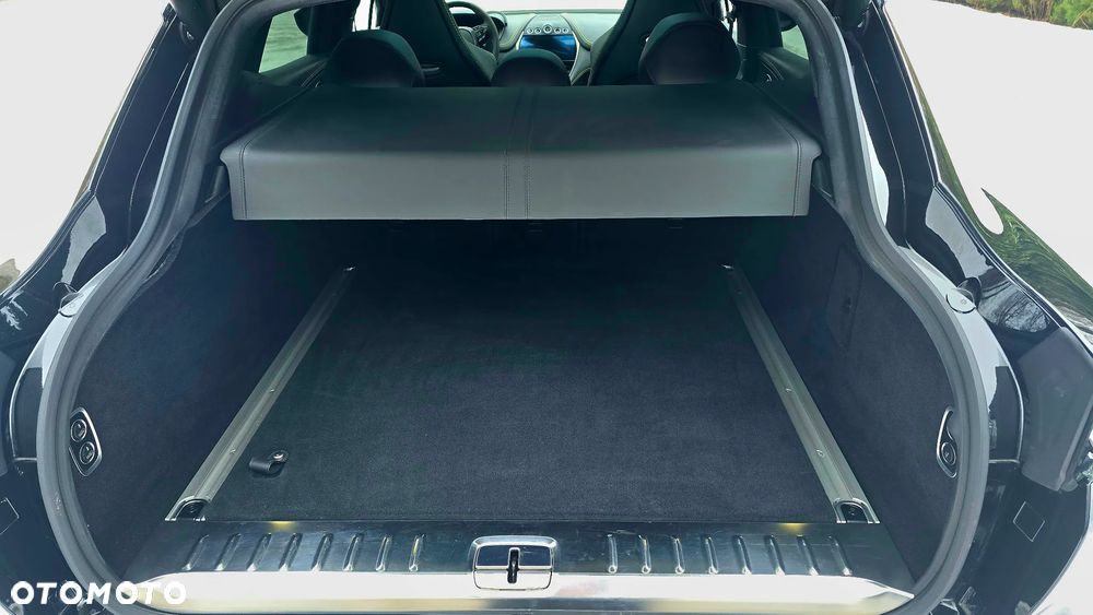 Aston Martin DBX - 4