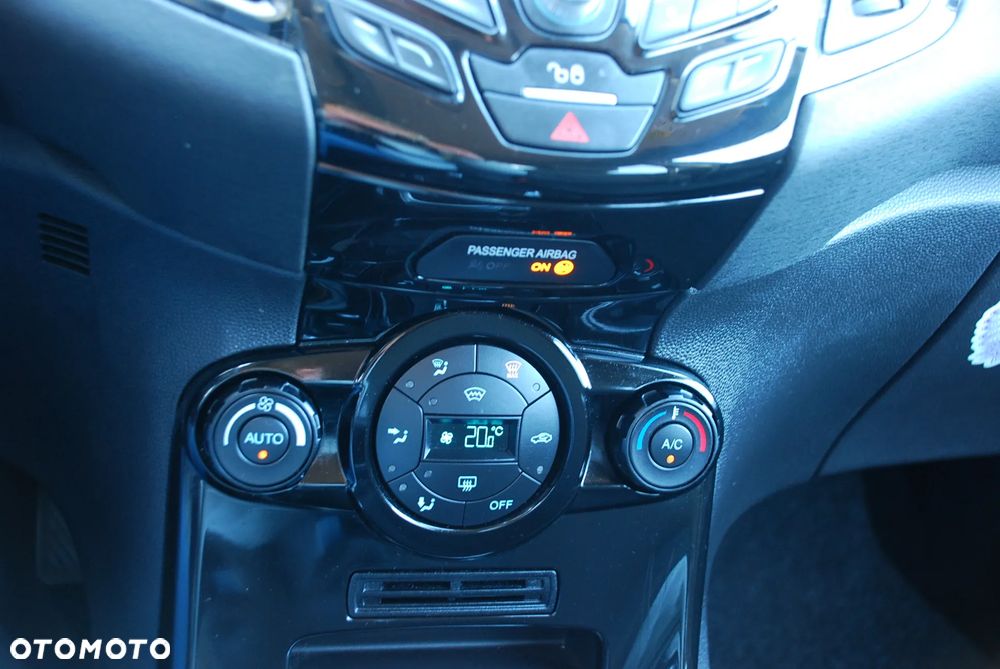 Ford Fiesta 1.0 EcoBoost Titanium EU6 - 23