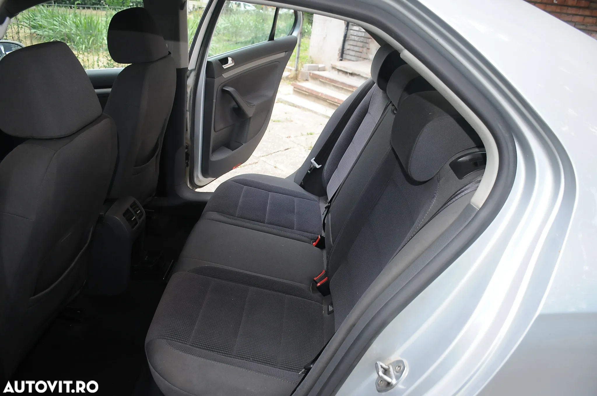 Volkswagen Jetta 1.6 FSI Comfortline - 8