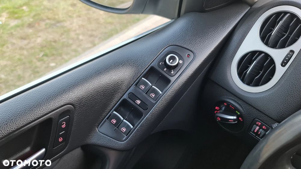 Volkswagen Tiguan 2.0 TDI Perfectline R-Style - 33