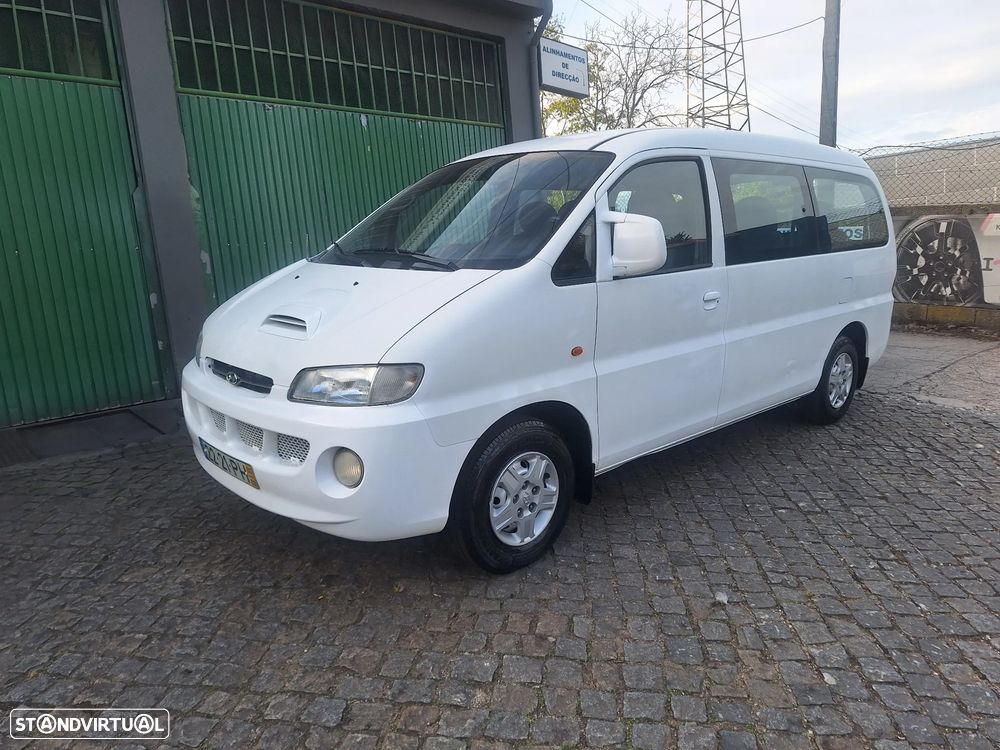 Hyundai H-1 Starex - 1