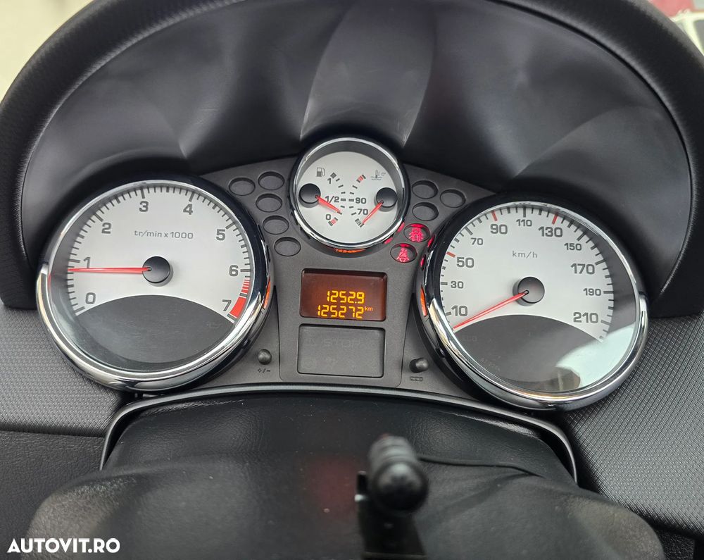 Peugeot 207 155 THP Premium - 11