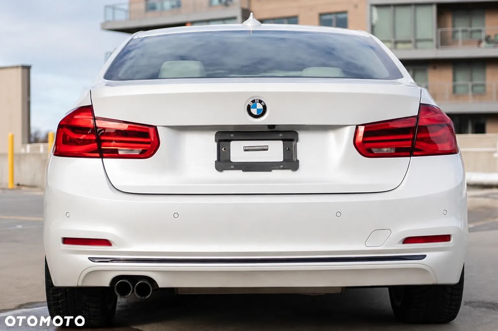 BMW Seria 3 ver-330i-edition-luxury-line-purity - 7