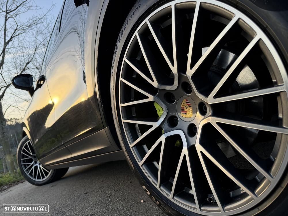 Porsche Cayenne Coupé E-Hybrid Platinum Edition - 17