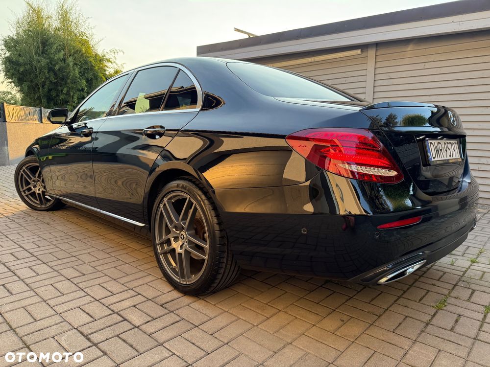 Mercedes-Benz Klasa E 200 d T 9G-TRONIC Exclusive - 2