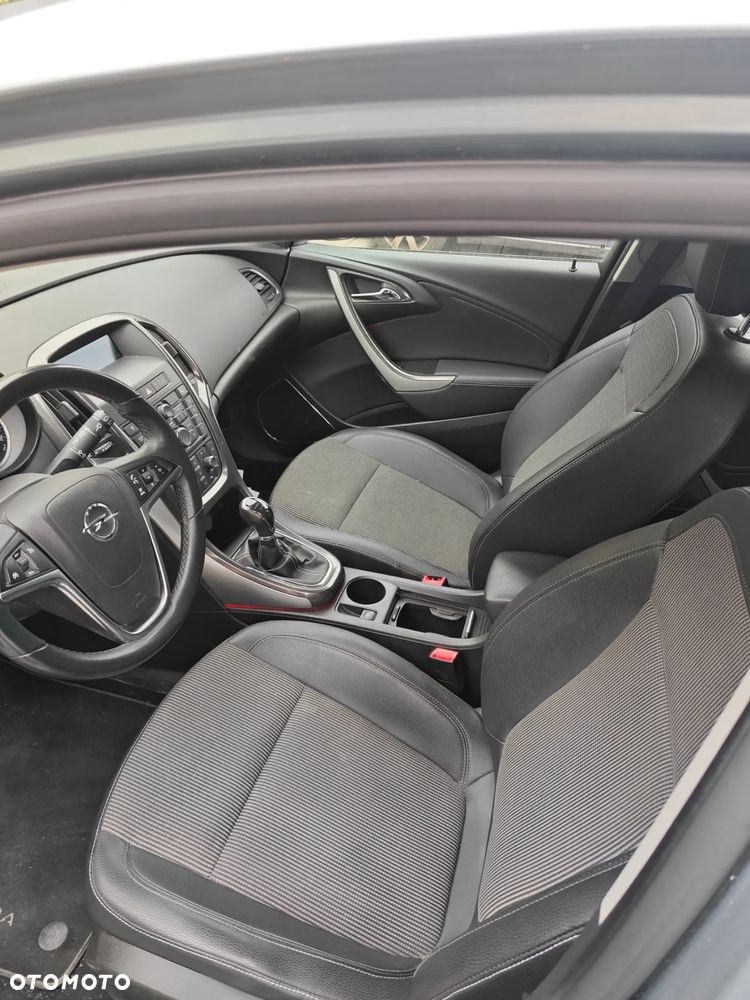 Opel Astra 1.4 Turbo Cosmo - 12