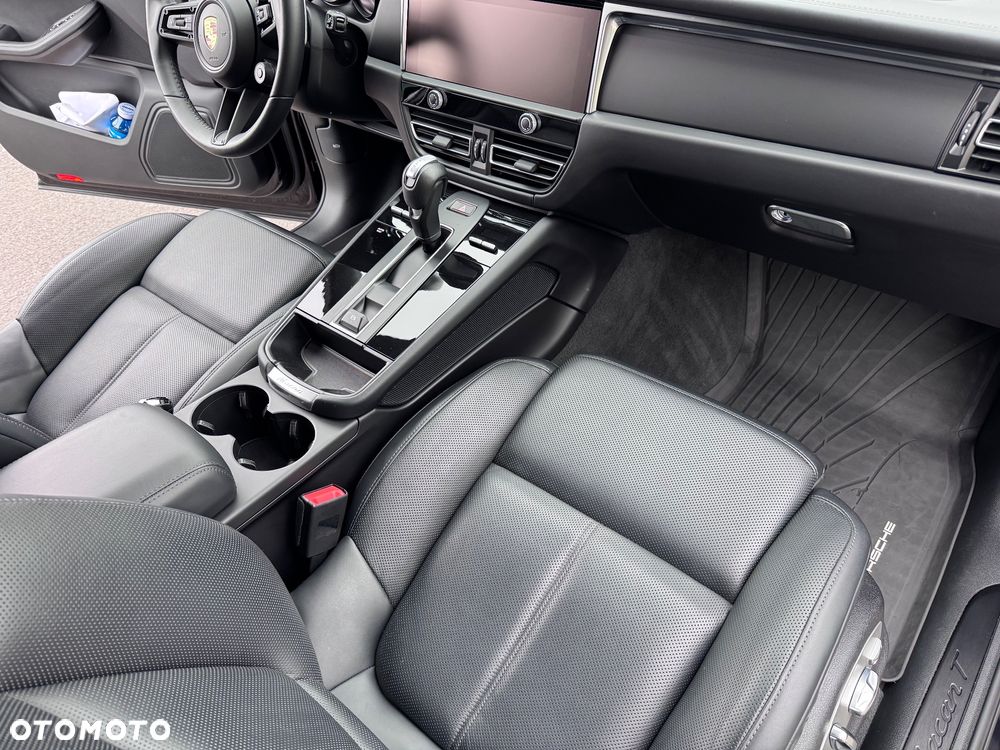 Porsche Macan T - 17