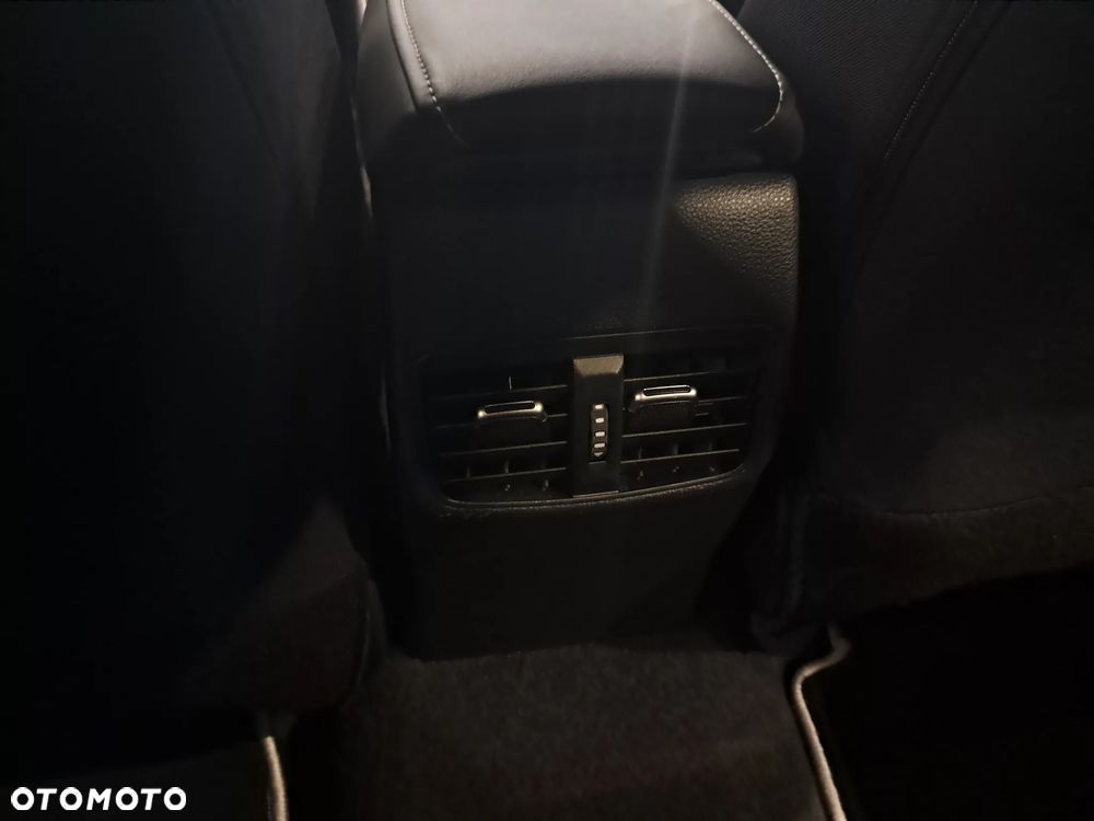 Toyota Corolla 2.0 Hybrid Comfort - 17