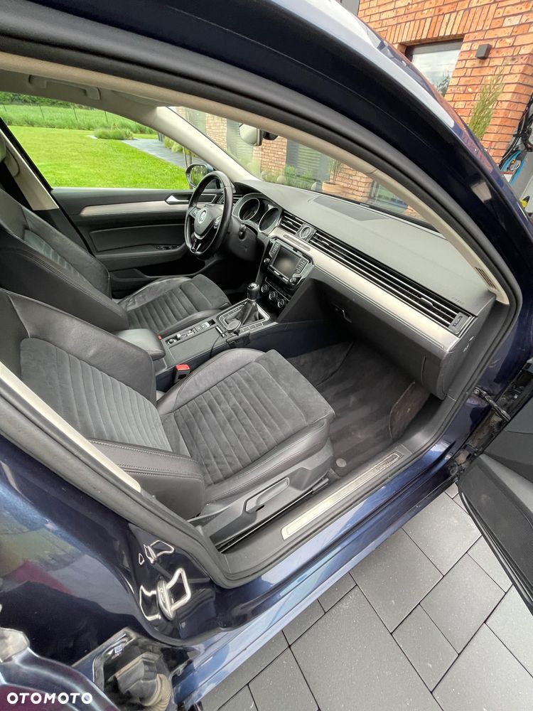 Volkswagen Passat 1.6 TDI BMT Comfortline - 16