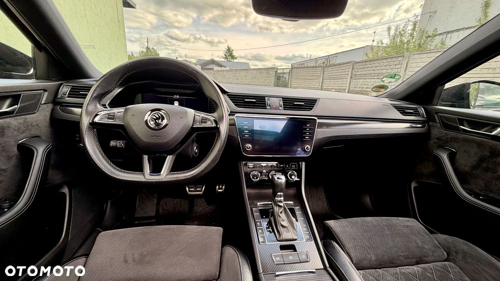Skoda Superb 2.0 TDI DSG Sportline - 30
