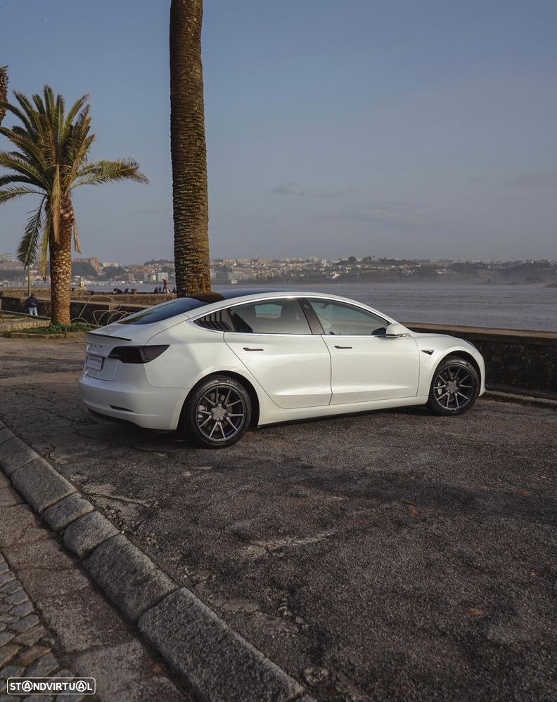 Tesla Model 3 Standard Range Plus RWD - 5
