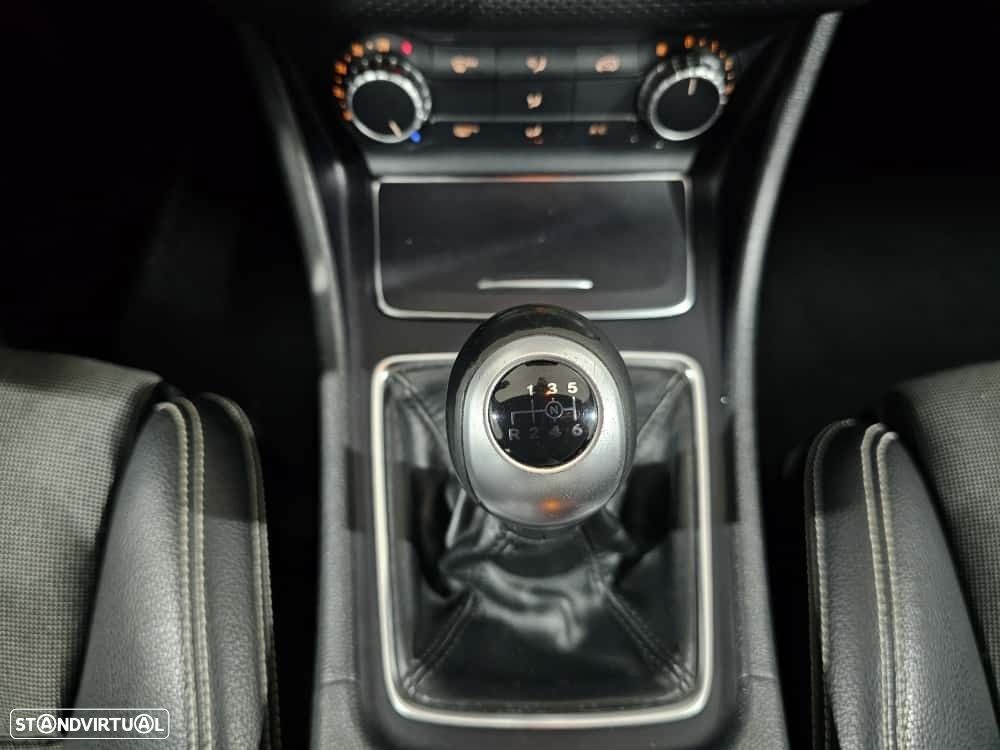 Mercedes-Benz A 180 d Urban - 25