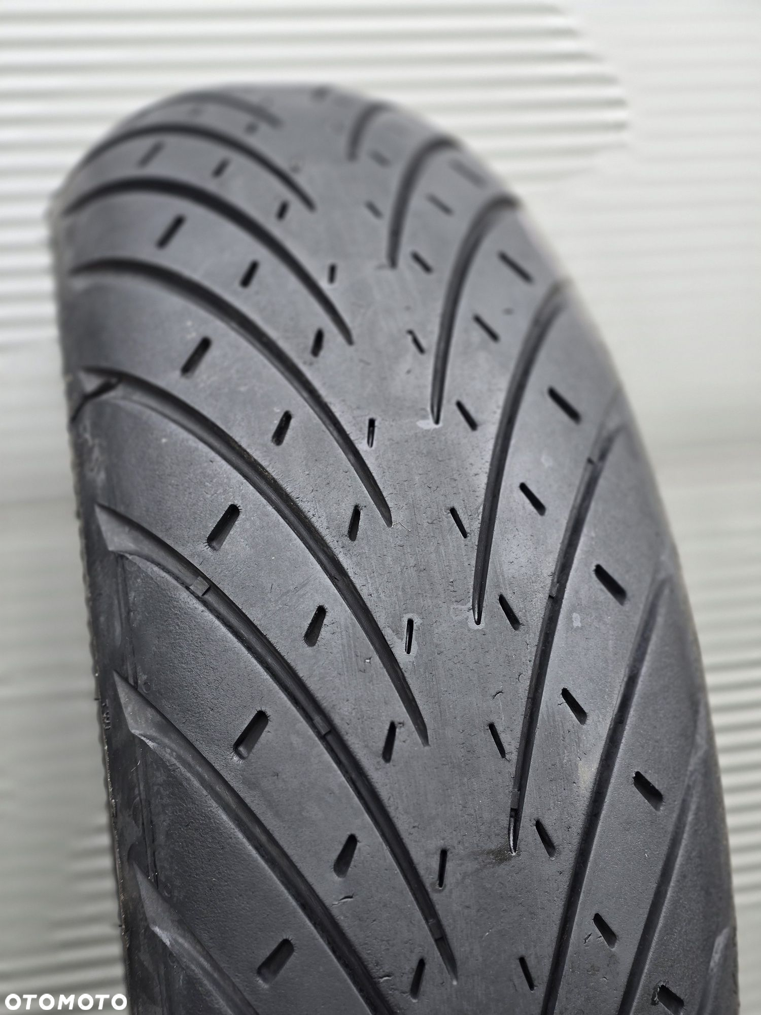 Opona Metzeler Roadtec 01 180/55/17 ponad 4mm - 3