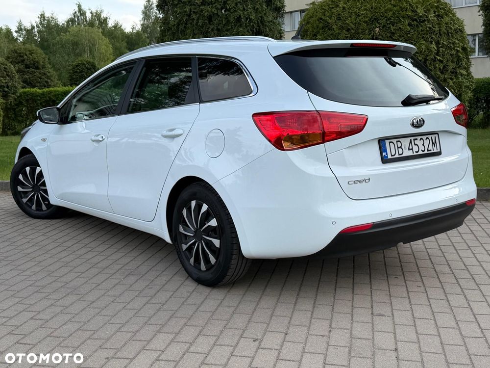 Kia Ceed 1.6 GDI Fifa World Cup Edition - 22