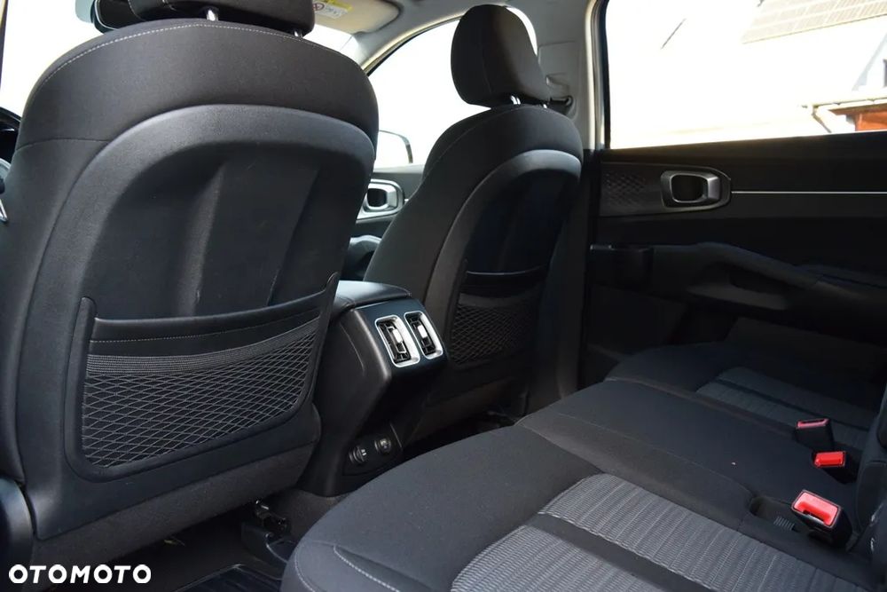 Kia Sorento 1.6 T-GDI HEV M 7os - 30