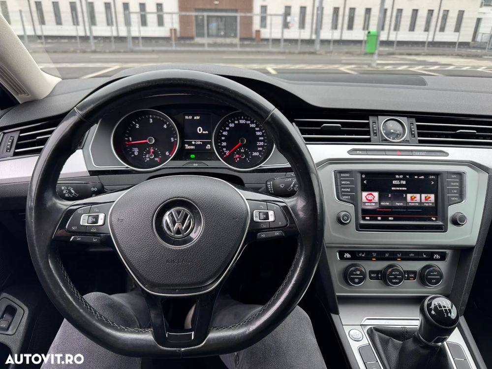 Volkswagen Passat 1.6 TDI Comfortline - 13