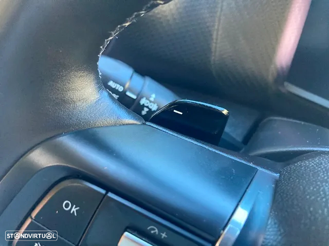 Citroën C4 1.2 PureTech Shine Pack EAT8 - 19