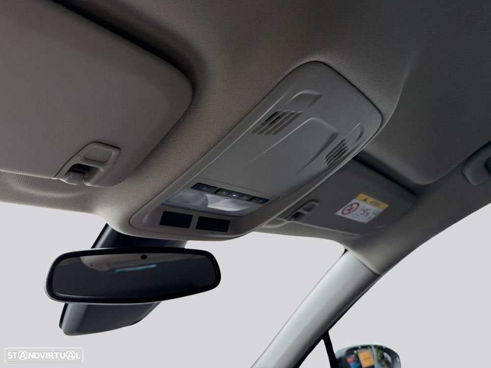 Opel Astra Sports Tourer - 38