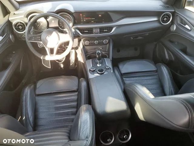 Alfa Romeo Stelvio - 6