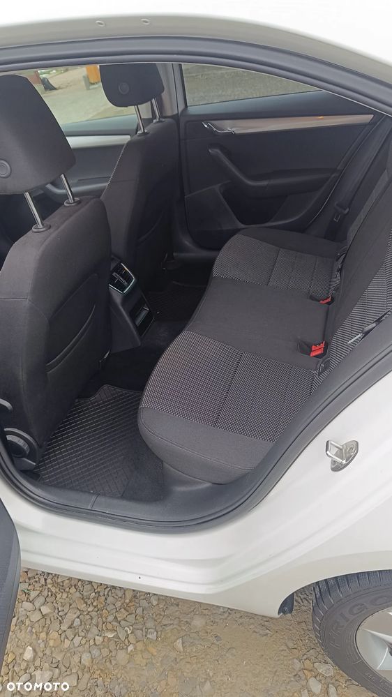 Skoda Octavia 1.6 TDI Ambition - 11