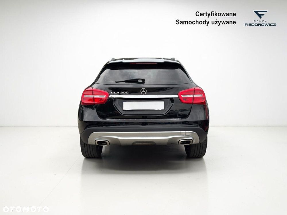 Mercedes-Benz GLA 200 7G-DCT Urban - 12