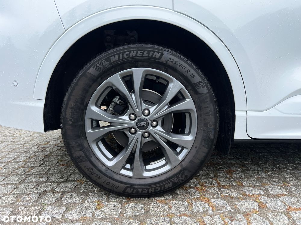 Ford Kuga 2.5 Duratec FHEV ST-LINE - 14