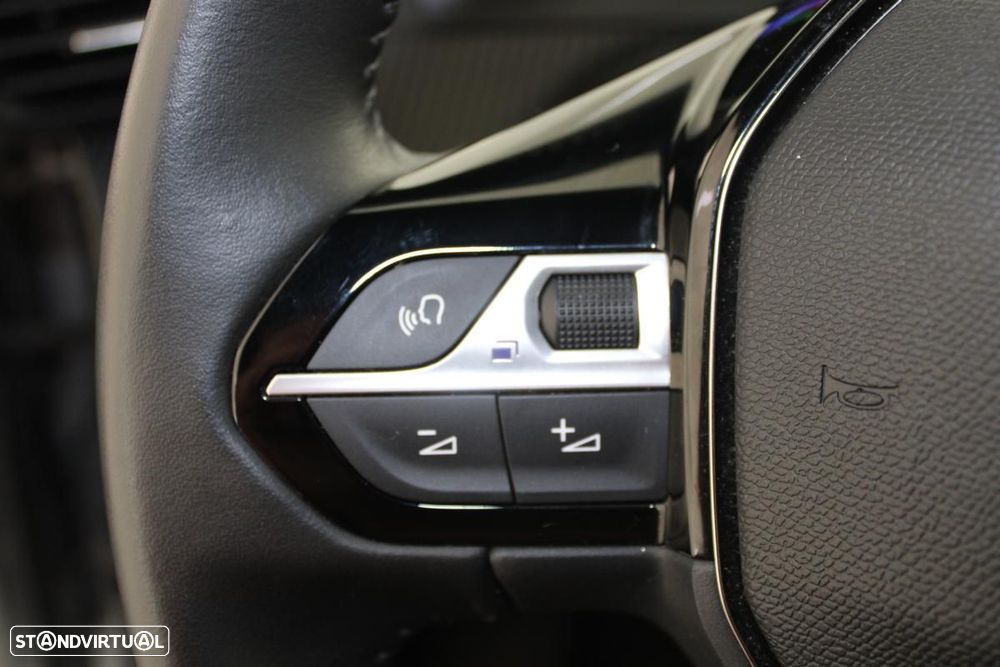 Peugeot e-2008 54 kWh Allure - 15