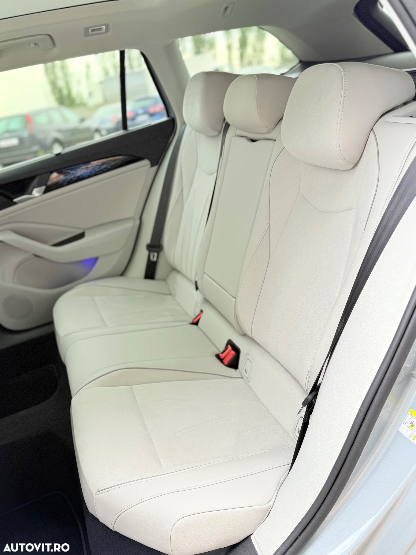 Volkswagen Passat Variant 2.0 TDI DSG Elegance - 13