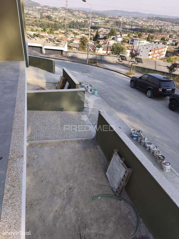 MORADIA T3 - Grande imagem: 4/24