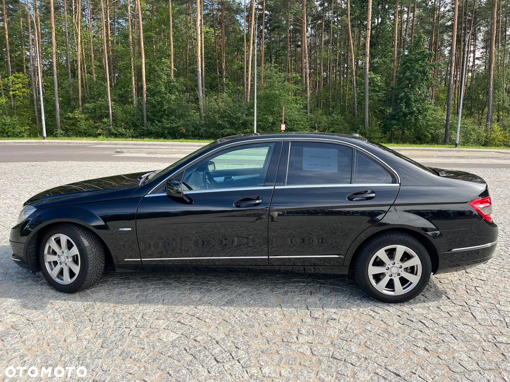 Mercedes-Benz Klasa C 180 CGI Automatik BlueEFFICIENCY Avantgarde - 15