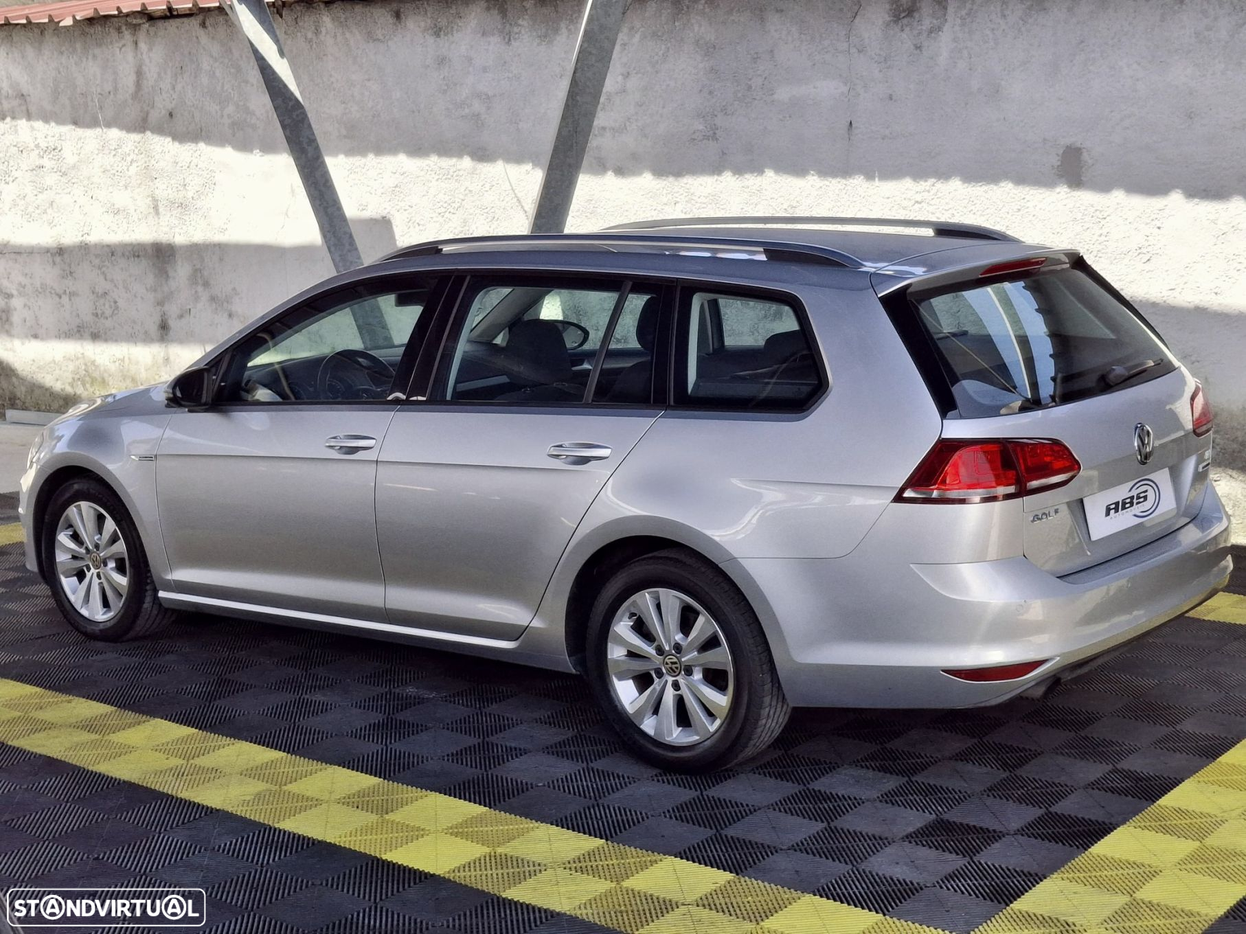 VW Golf 1.6 TDi Confortline - 2