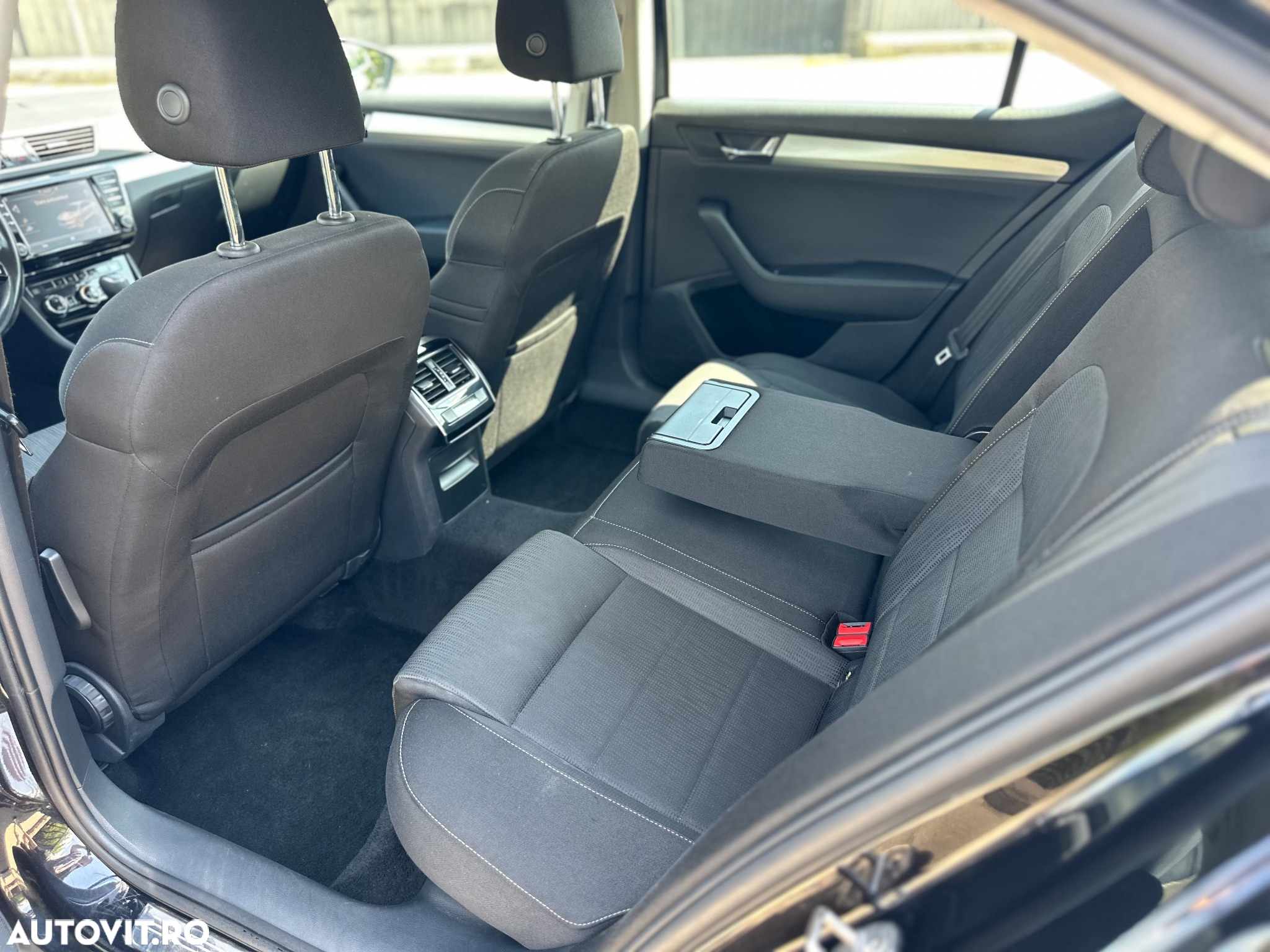 Skoda Superb 2.0 TDI DSG Style - 8