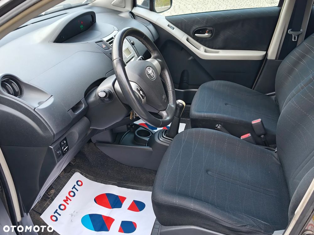 Toyota Yaris 1.3 Luna A/C - 10