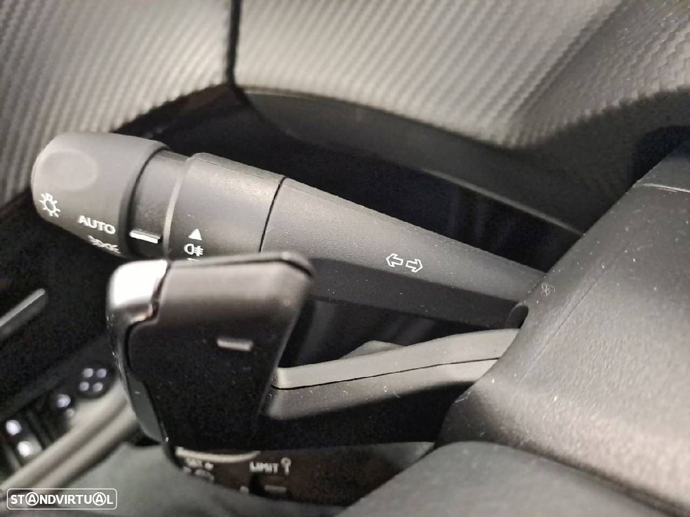 Peugeot 208 1.2 PureTech Allure EAT8 - 13