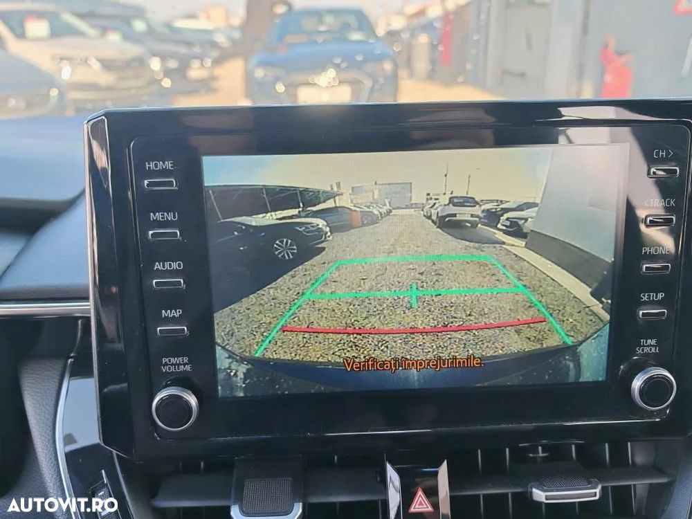 Toyota Corolla ver-1-8-hsd-dynamic - 16