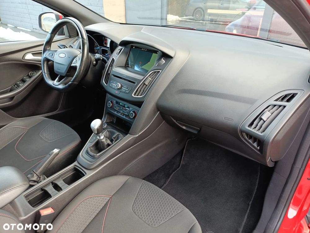 Ford Focus 1.0 EcoBoost Start-Stopp-System ST-LINE STYLE - 17